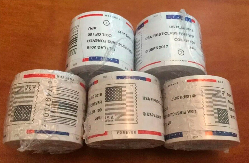 Американские марки в фирменных рулонах. Как видите, зубцовка у них только сверху и снизу